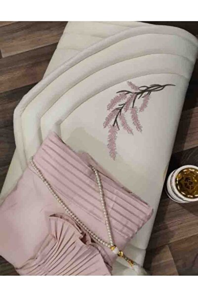 Gerenic A luxurious prayer set consisting of a padded prayer mat and a quilte...