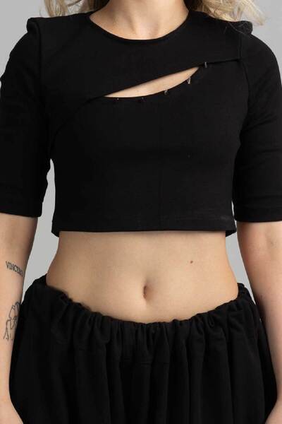 MATISH CUT-OUT TOP WITH TARGETS