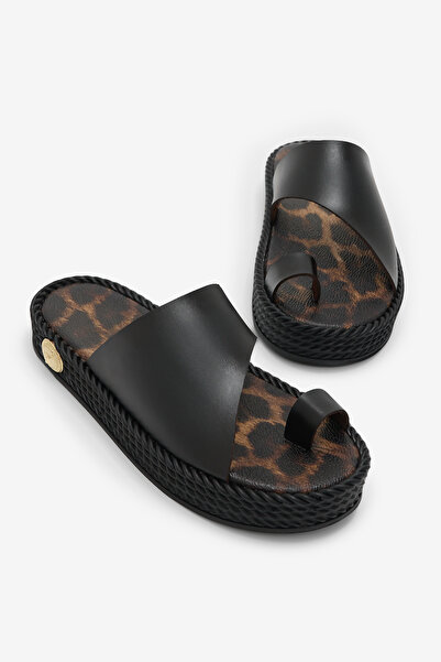 Tonny Black Women's Black Poly Sole Comfortable Fit Flip Flops