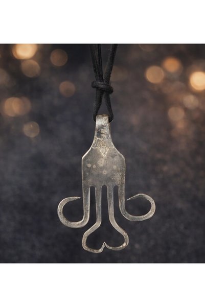 Butik قلادة برمز فضي أصلي مصنوعة يدويًا - تصميم خاص