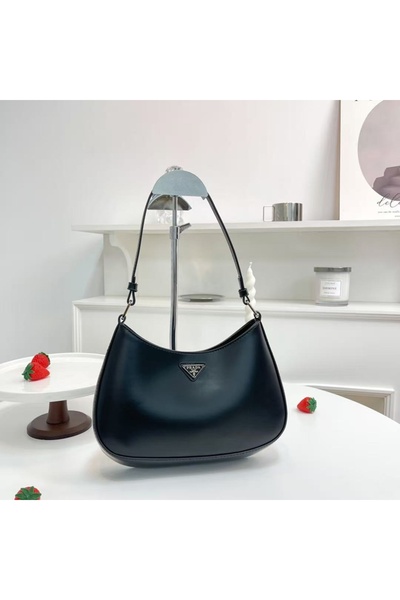 Generali حقيبة ظهر نسائية أنيقة بكتف واحد من الجلد الفاخر