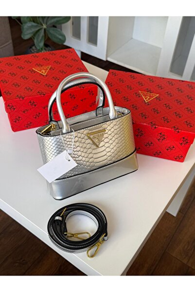 GGGG Bags with their accessories