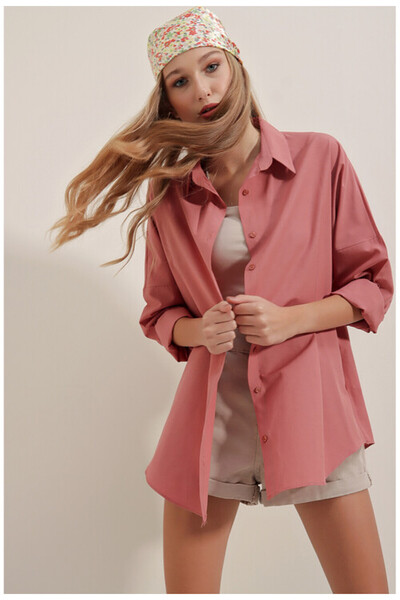 Bigdart Plain pink shirt with a modern, semi-long cut and long, foldable slee...