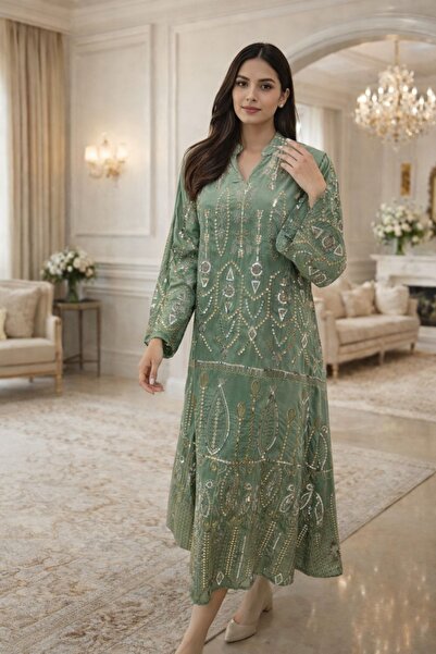 ELLA A Gulf-style jalabiya with exquisite embroidery, carefully crafted to re...
