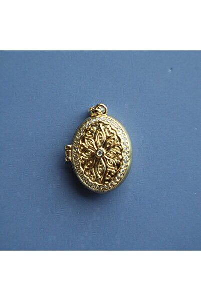 B Design jewelry فلور سيكريت تشارم المغطى بالورود