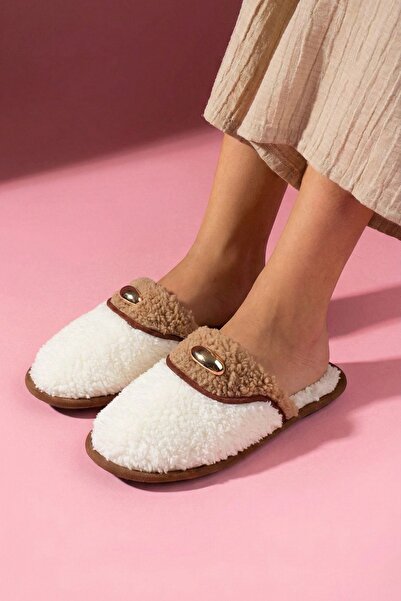 FUGA MODA Evelis White Mink Towel Textured House Slippers with Drop Accessories