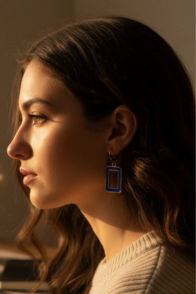 takimaster أقراط من الفولاذ باللون الذهبي والكحلي على شكل مستطيل هندسي