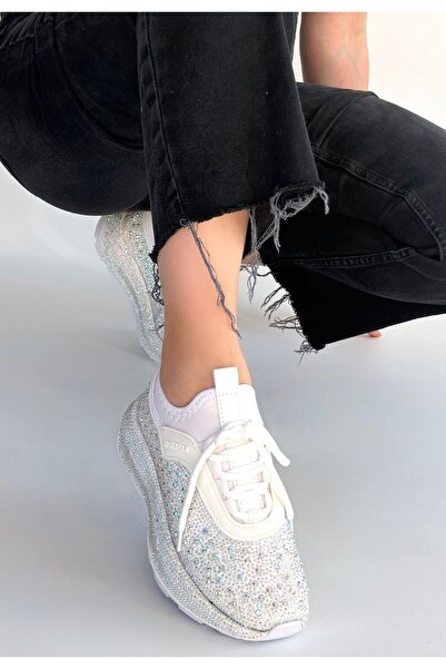 STUMBANNG Rimay White Skin Bead Embroidered Sports Shoes