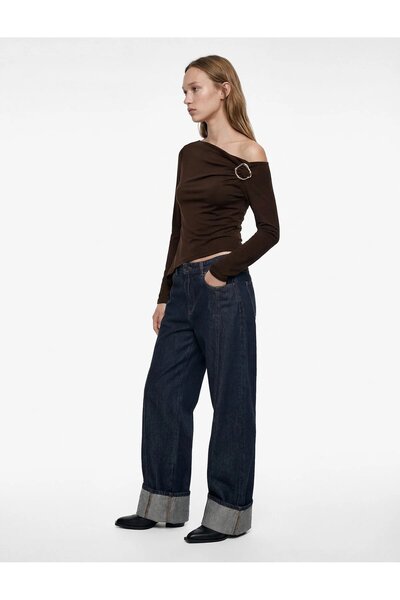 Koton Slim Fit Asimetrik Yaka Metal Aksesuarlı Uzun Kollu Tişört 6WAL10596IK