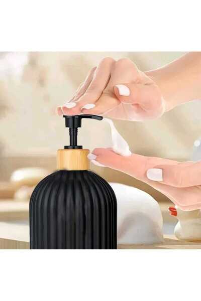 Home Set of 2 Hands Dishes Black and White Decorative Kitchen Bathroom Liquid Glass Soap Dispenser Set 500ml Set with Bamboo Stand