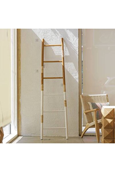 Generic سلم خشبي مزخرف