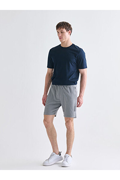 LC Waikiki شورتات رجالية من UZG STORE بتصميم StandardFit للرجال الأنيقين