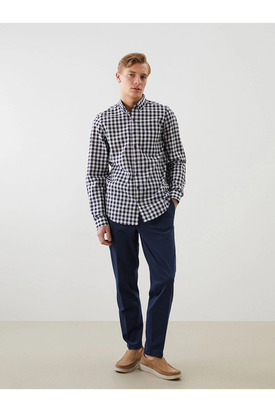 LC Waikiki بنطلون تشينو كلاسيكي للرجال من LCWAIKIKI بقصة ضيقة باللون النيلي