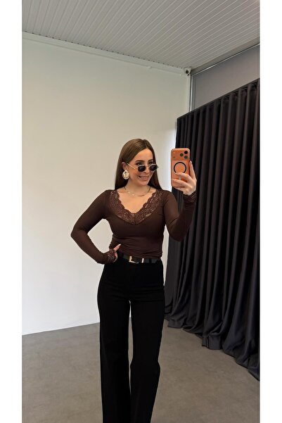 elif teke بلوزة من الدانتيل ذات ملمس ناعم باللون البني