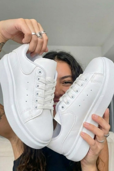 SOLAZER Women's Premium Comfort Trend White Casual Sneaker