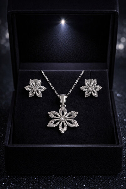 Siset Gümüş 925 Ayar Rodyum Kaplama Işıklı Kutuda Lotus Yıldızı Gümüş Set