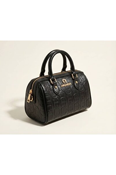 GGGG Bags with their accessories