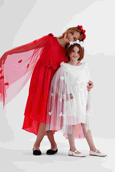 LAMİS FASHİON The "Organza Flower" dress with royal touches –