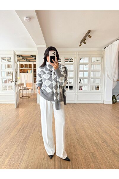 De Pose Polo Collar Alya Baklava Pattern Premium Soft Scarf Sweater Set