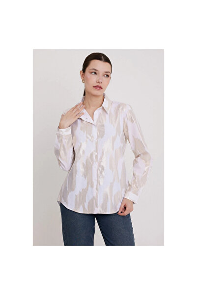 Merterium قميص منقوش برقائق الذهب الأبيض 20253