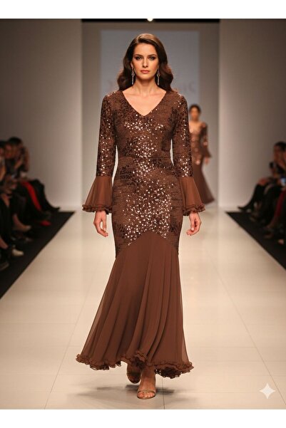 Pyramid masterpieces Evening dress with wide ruffles