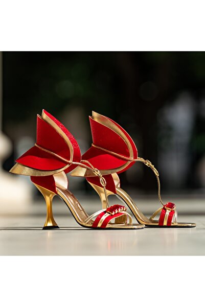 CONDUR by alexandru Diana Fashion