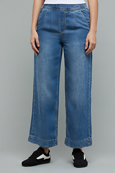 R&B Women's Blue Washed Wide Leg Jeans with Elastic Waist