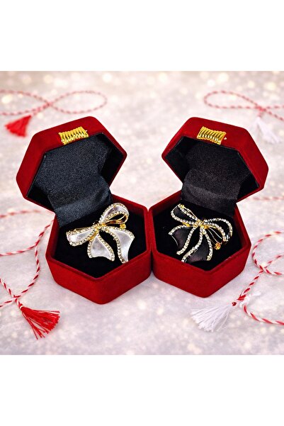 velve Set of 2 bow-type brooches, individually packaged in elegant boxes