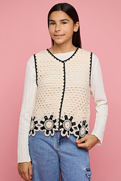 R&B Girl's Beige Crochet Sleeveless Top with V-Neck