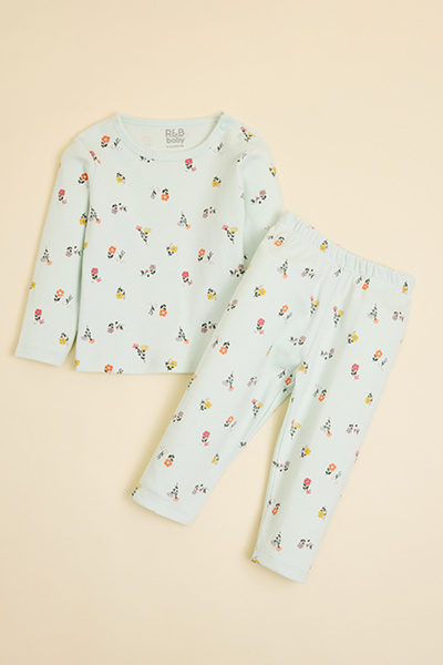 R&B طقم تيشيرت وبنطال مطبوع باللون الكريمي للبنات