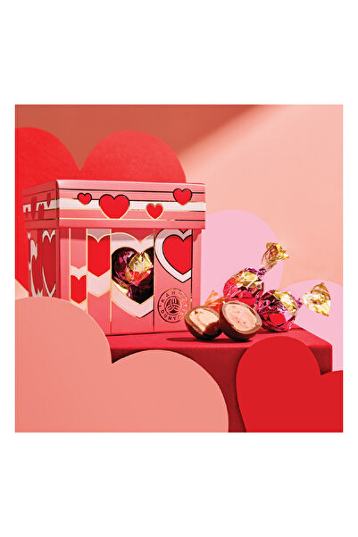 Kahve Dünyası Sevgililer Günü Çilekli Lavi Küp Kutu 250g