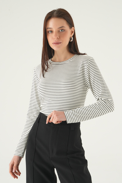 Rays 8375A Tricou cu guler rotund, cu dungi, alb