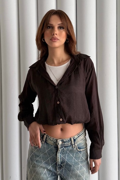 BEJNA قميص نسائي أساسي مزين بتفاصيل على الجسم