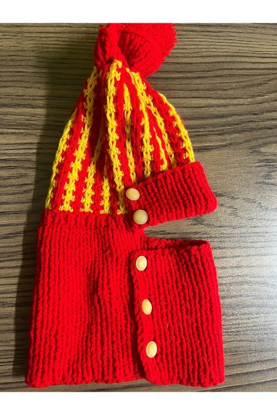 Butik Lena Red hand knitted hat