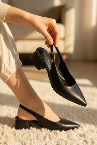 DURUNUN BUTİĞİ Pantofi balerini cu toc înalt Costa, negri, cu cataramă latera...