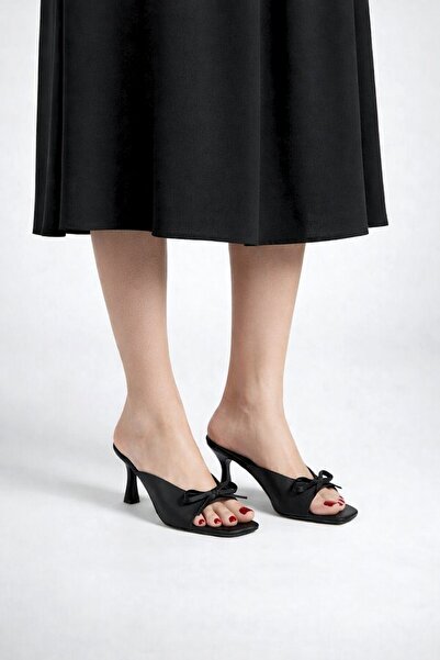 VARENZA WOMAN SHOES Σατέν γυναικείες παντόφλες και σανδάλια με τακούνι