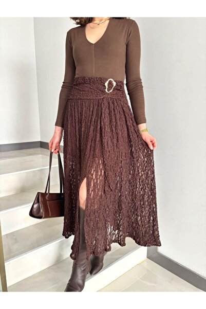 Sude Kızanlıklı Fusta din dantelă cu detaliu cataramă aurie