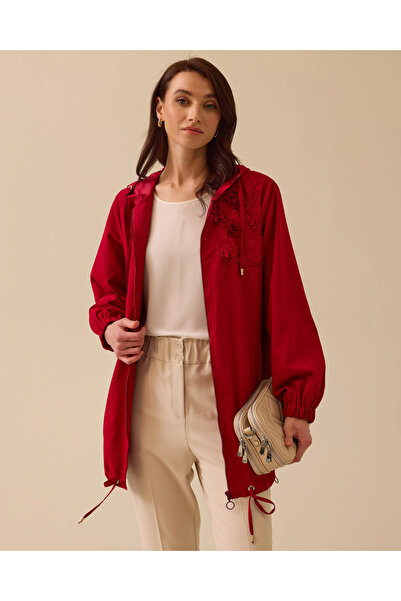 SEÇİL NAKIŞ DETAYLI KAPÜŞONLU TRENÇKOT