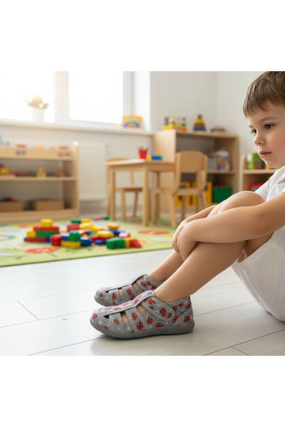 JOJO KIDS erkek çocuk yumuşak ve esnek örümcek sandalet panduf , kaymaz taban...