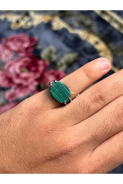 VAULT خاتم فضة عيار 925 بتصميم ملكي وحجر أخضر معرق - فخامة تراثية