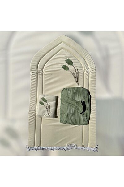 Generic Welcome the blessed month with peace and devotion: Luxurious velvet p...