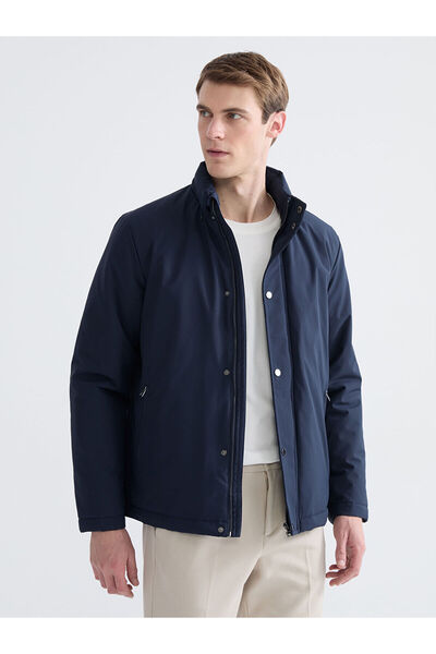 LC Waikiki معطف رجالي بغطاء للرأس من Peak New Season ذو تصميم قياسي