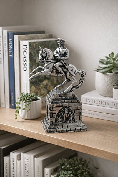 Glsm Boutique Dekoratif Atatürk Onur Anıtı Heykeli – Polyester Klasik Tasarım...