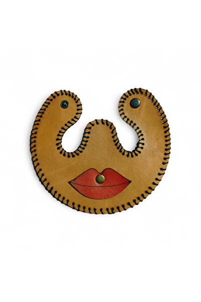 ERGEÇ TASARIM Handmade Leather Lip-Shaped Glasses Stand – Decorative Tabletop...