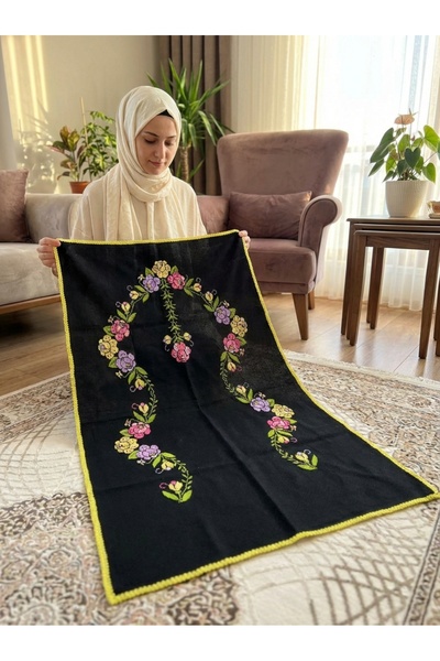 GNN Geleneksel El İşçiliği Çiçek Nakışlı Seccade - Siyah Çeyizlik Namazlık
