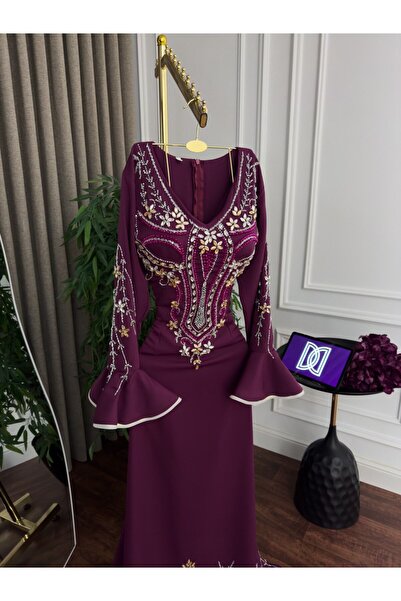 AMAZ embroidered jalabiya
