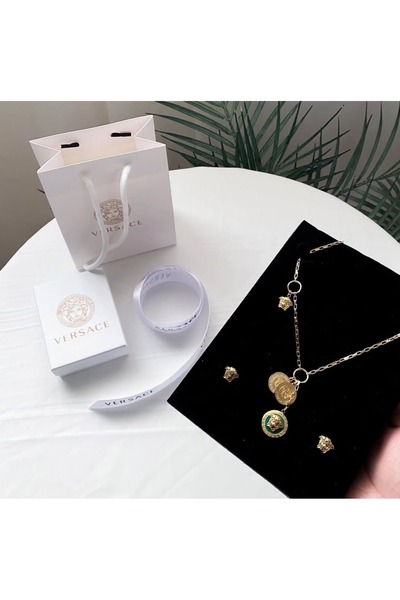 Versace سلسال فرزاتشي