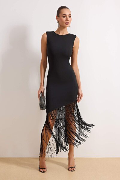 Trendyol Collection Schwarzes, gestricktes, stilvolles Abendkleid mit Quasten...