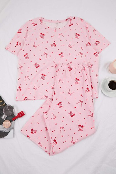 Trendyol Curve Gestricktes Pyjama-Set in Übergröße mit rosa Band TBBSS26AI00011