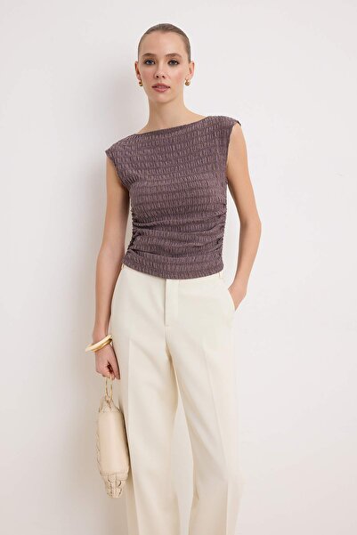 Trendyol Collection Hellbraune, figurbetonte, ärmellose, geraffte, strukturie...